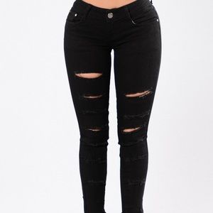 Fashion Nova Lola Jeans- Black
